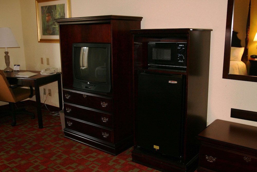 Hampton Inn Canton 20/56