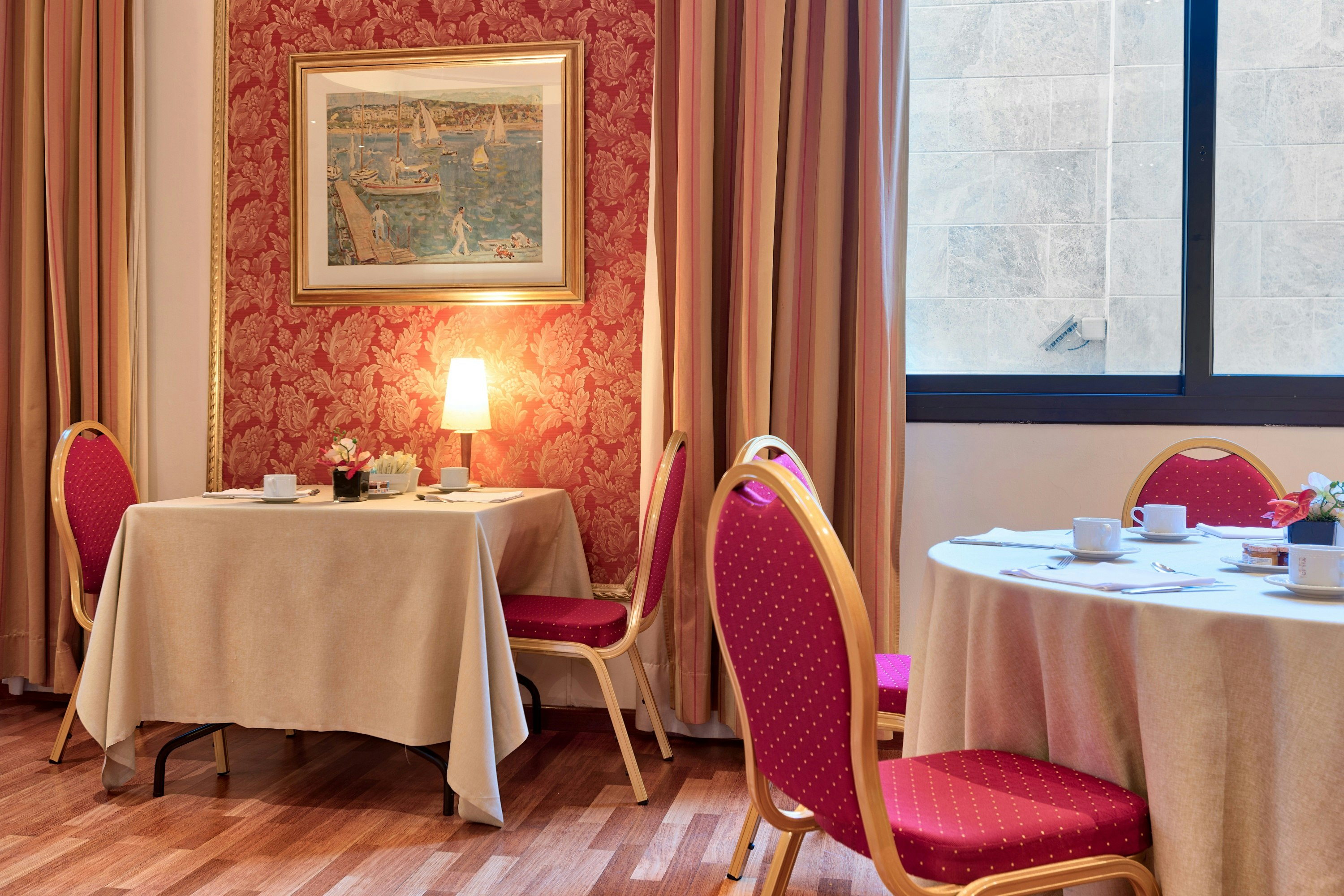 Roger De Lluria Hotel 50/57