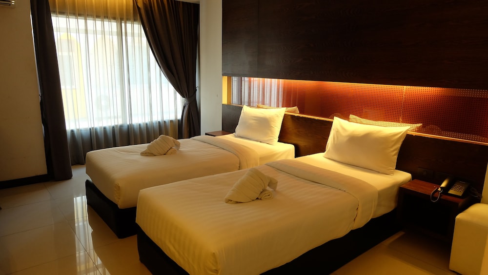 Collection O The Bangkok Airport Link Suite 17/56