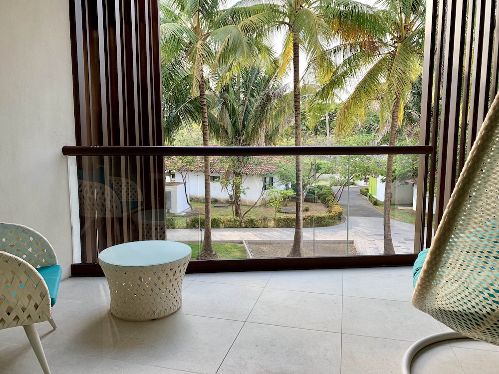 Azura Beach Resort - Adults Only 49/67