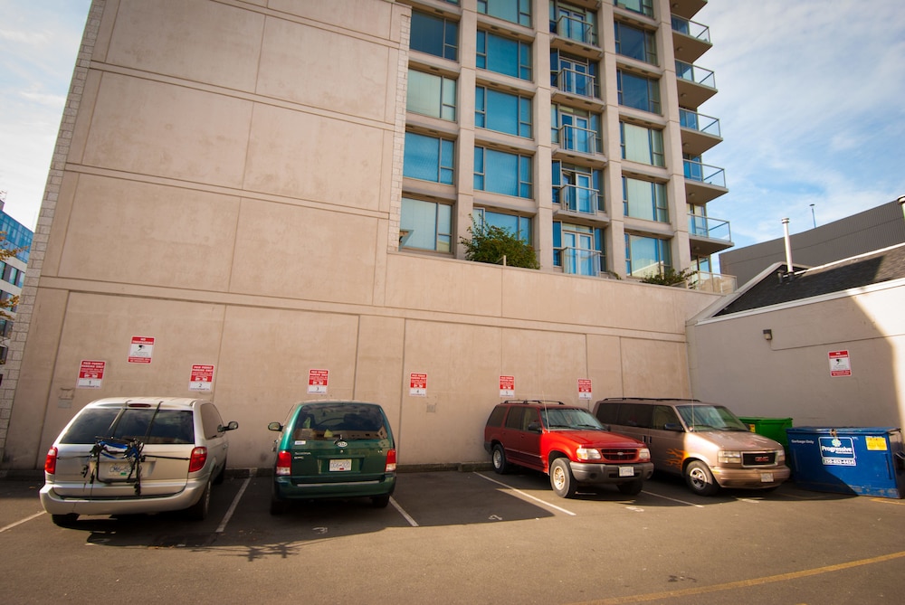 Ocean Island Inn Backpackers Suites Hostel 71/79