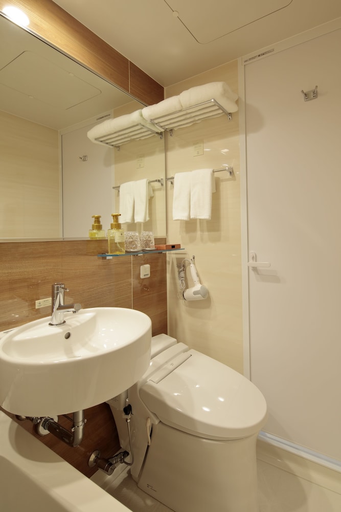 Deluxe, Twin Beds, Candeo Hotels Kobe Torroad 5/6