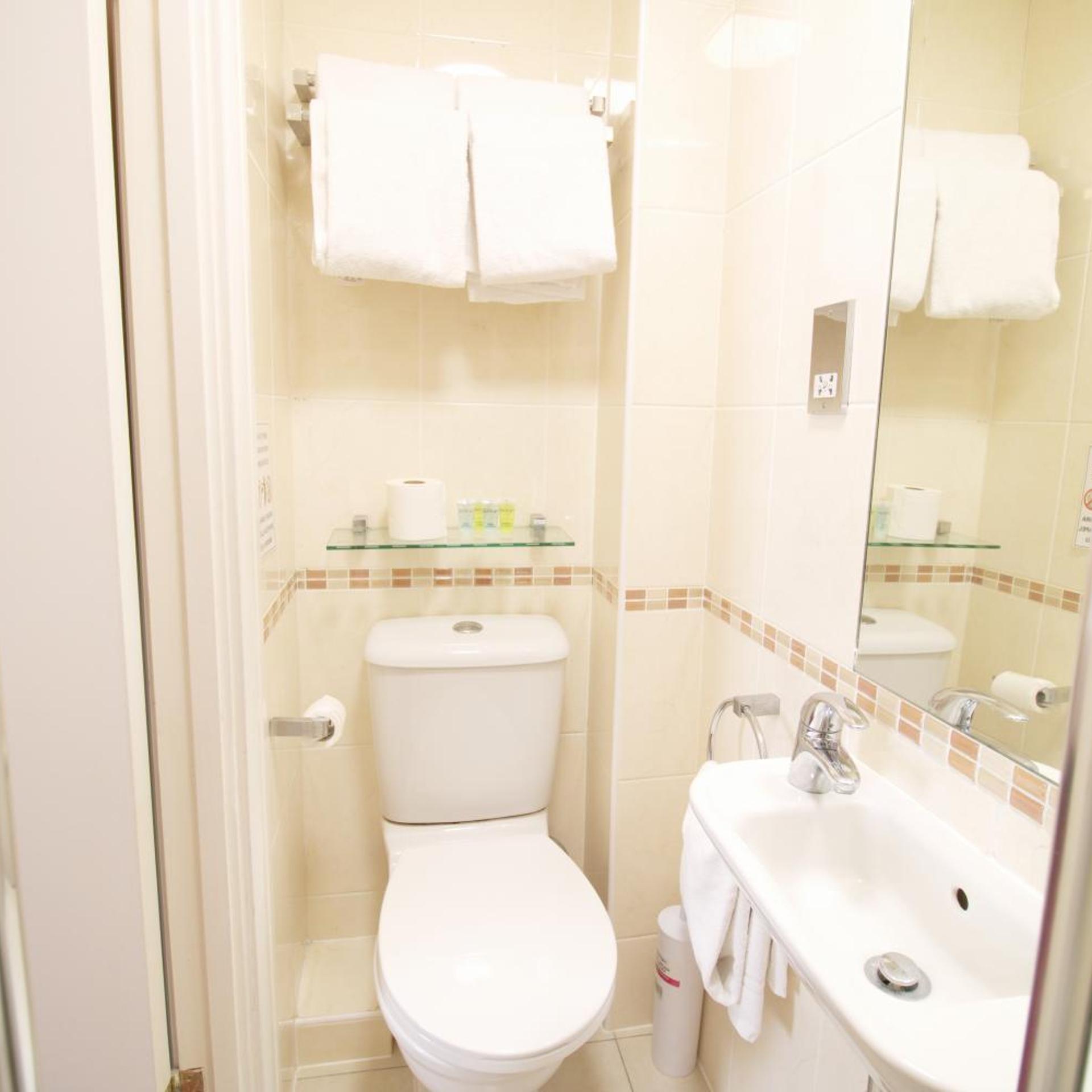 غرفة رباعية، Balmoral House Hotel 4/5