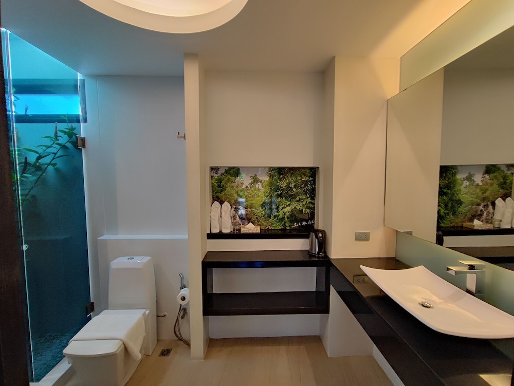 Aava Resort And Spa 64/66