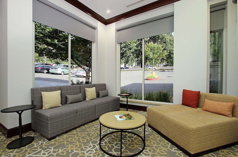 Hilton Garden Inn Sonoma County Airport 25/59