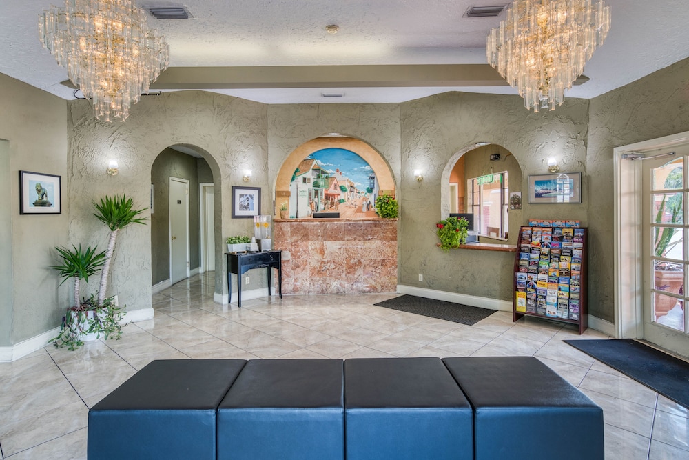 Villa 1565 (ex Howard Johnson Express Inn) 6/39