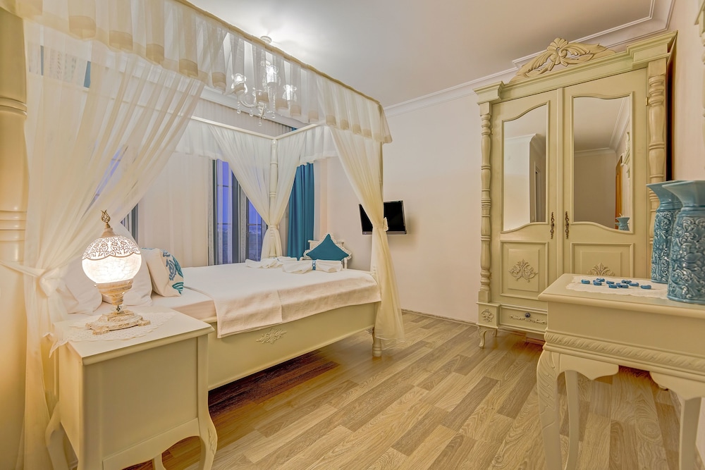 Cunda Esen Hotel 25/50