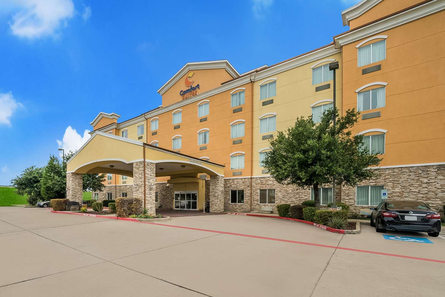 Comfort Suites Plano - Dallas North 22/24