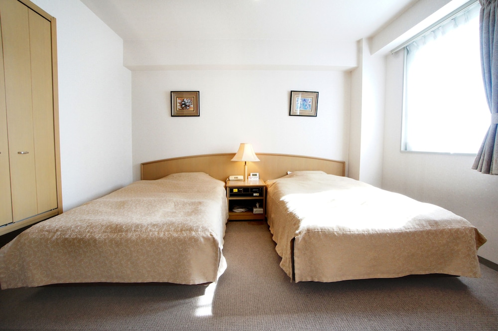 TYPE A, TWIN BEDS