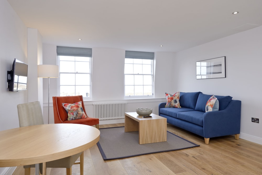 Destiny Scotland New Town Apartments 5/15