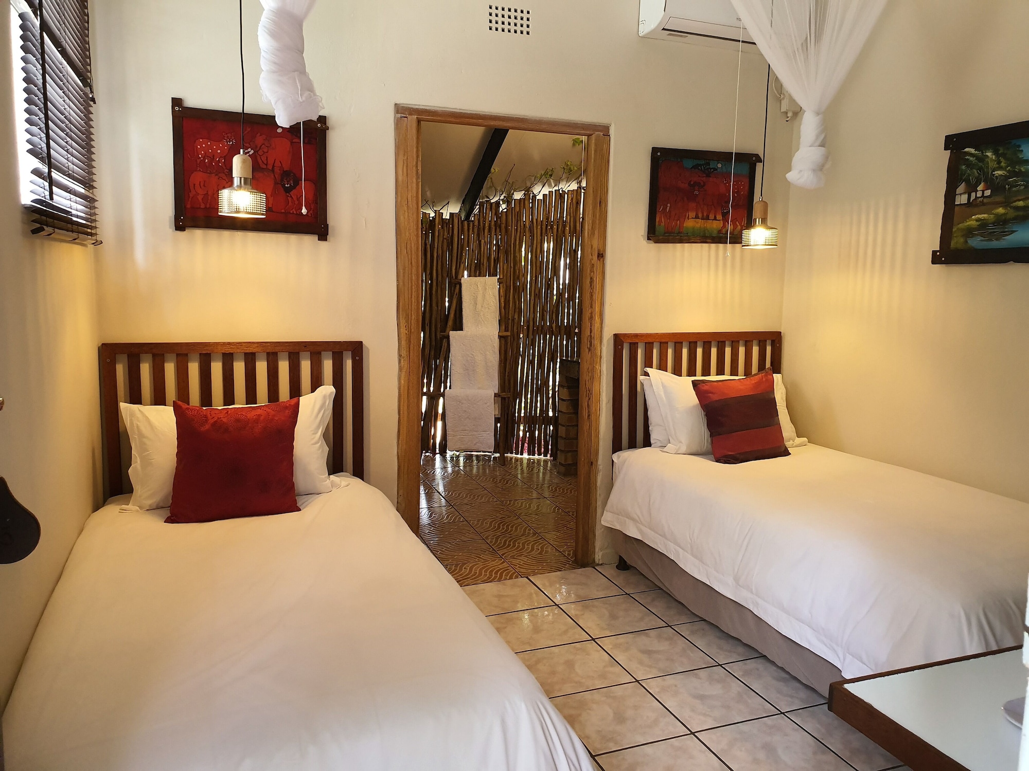 ROOM, TWIN BEDS, OUTDOOR BATH
