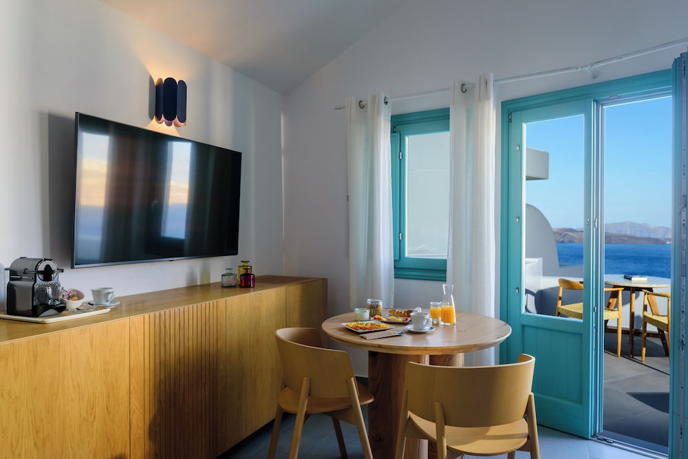 Neptune Luxury Spa Suites 50/72