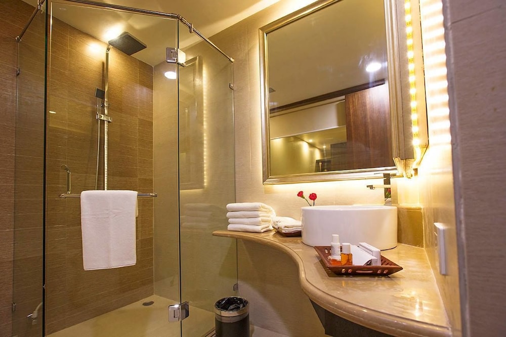 Pipal Tree Hotel 19/21