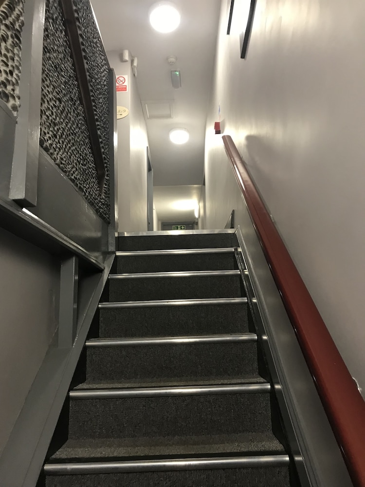 Bennetts Hotel 21/50
