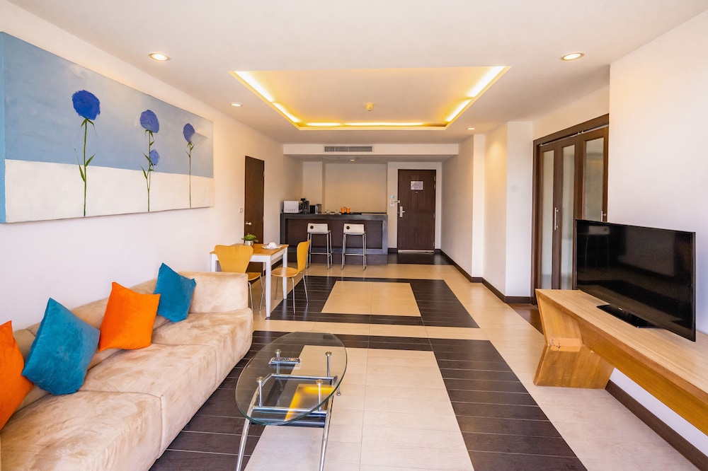 Hotel J Pattaya 52/70
