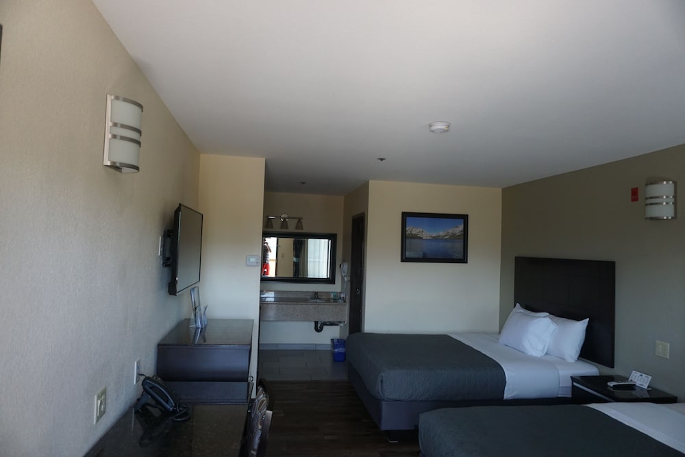 Yosemite Sierra Inn 42/52