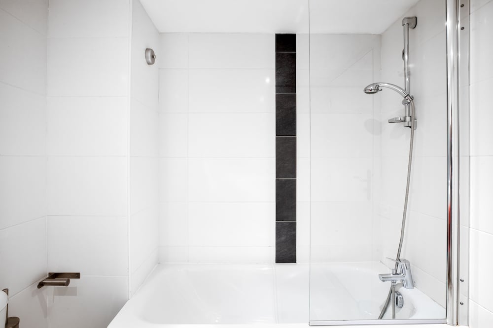 SOWELL RESIDENCES Pierre Blanche 13/70
