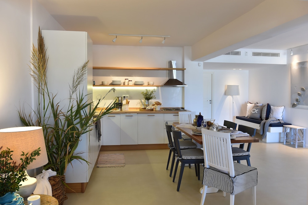 AMBASSADOR LUXURY VILLAS 27/50