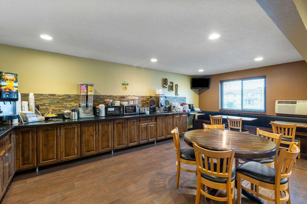 Super 8 By Wyndham Bemidji Mn 25/28