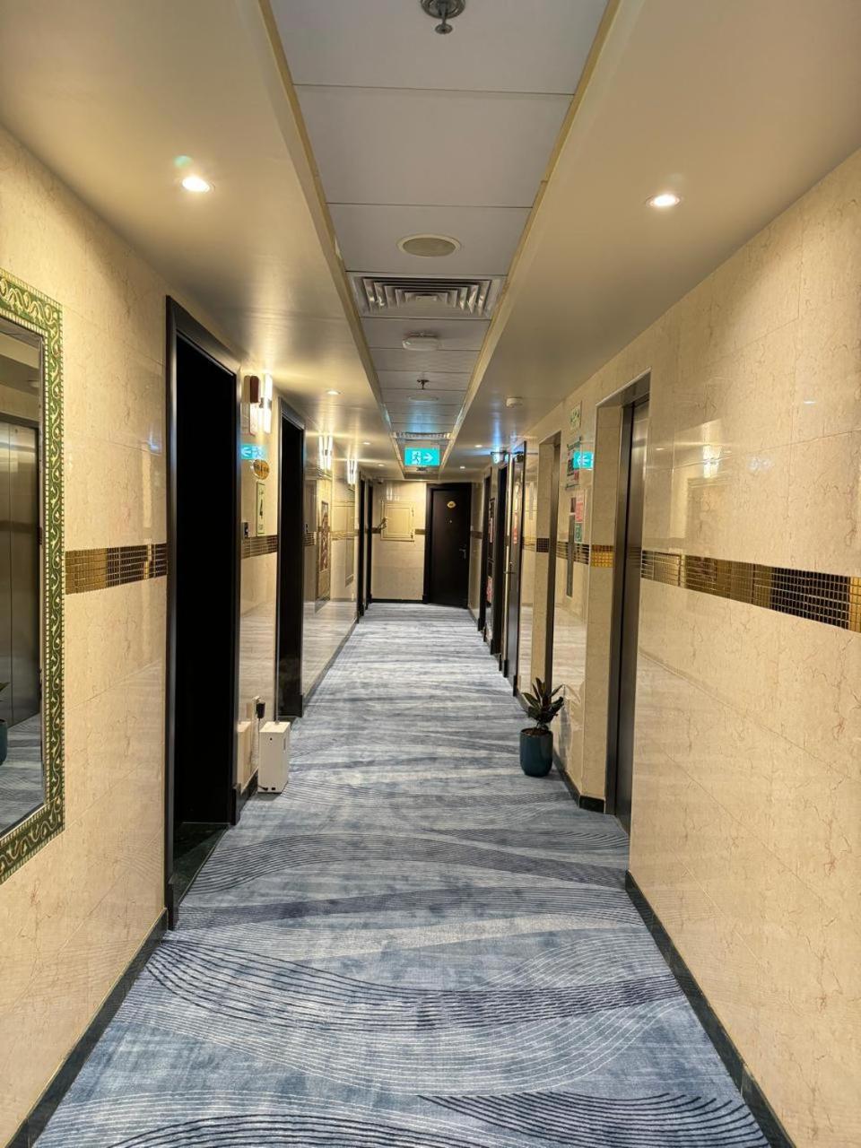 Ag Hotel 51/54