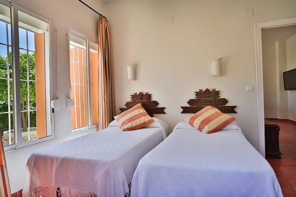 Hotel Madreselva 9/30