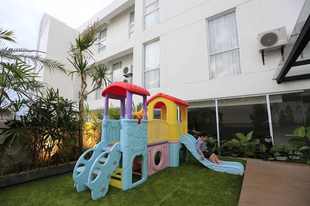 Luminor Hotel Purwokerto 32/38