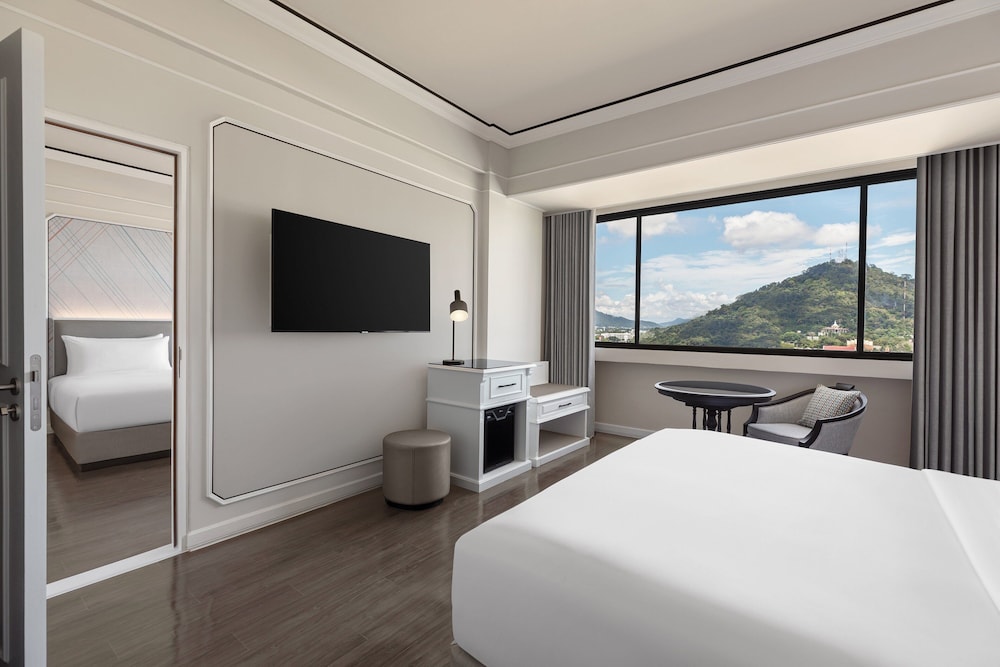 Courtyard by Marriott Phuket Town 11/40