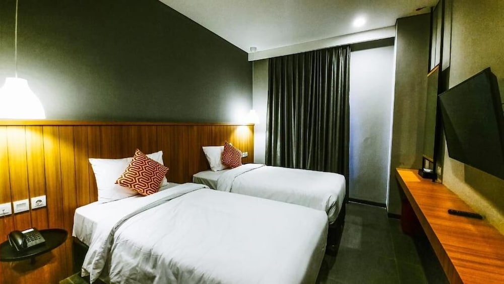Kytos Hotel 12/45