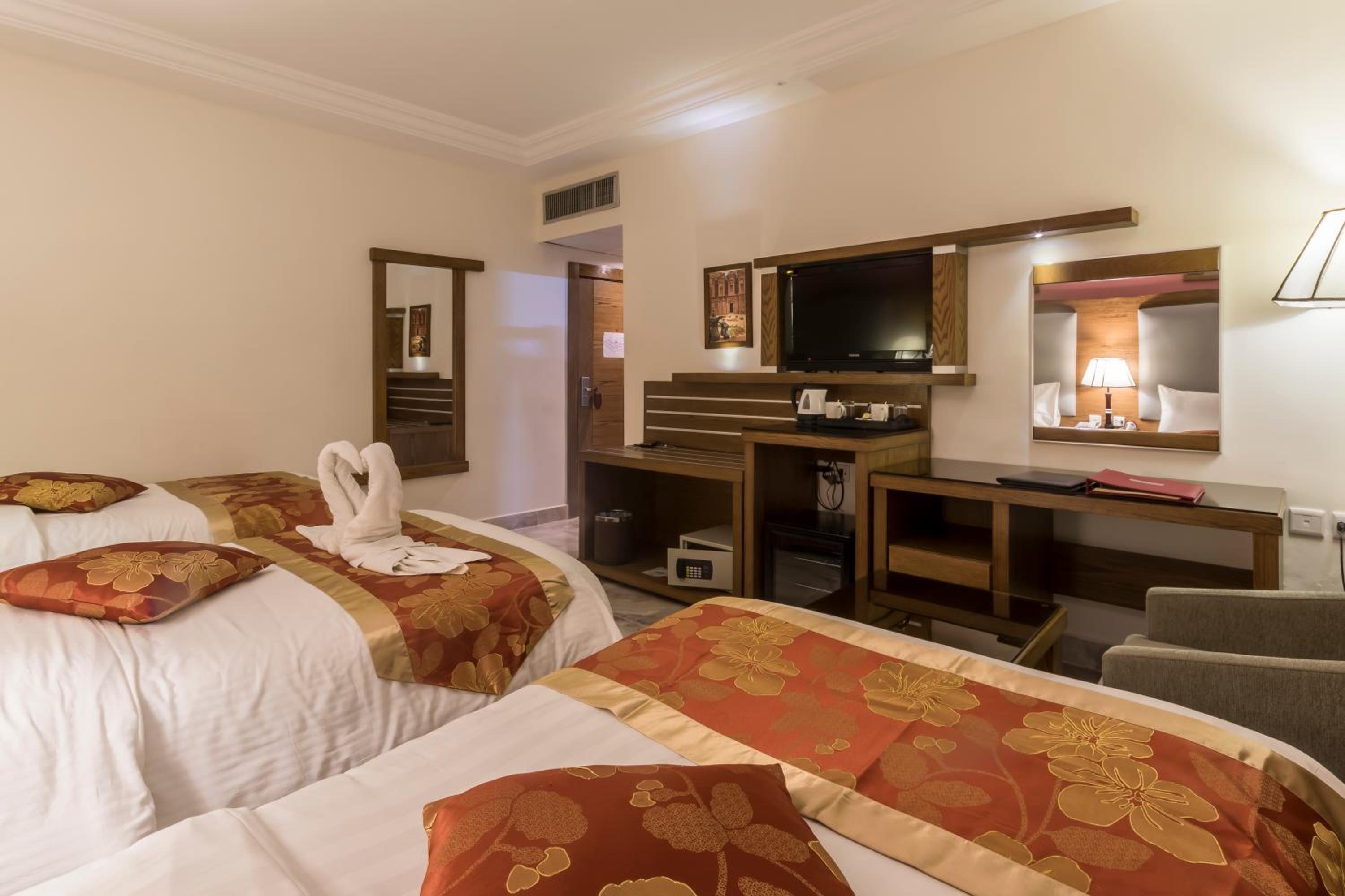 Room, Triple