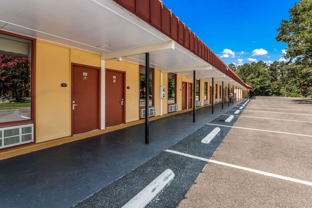 Econo Lodge Pocomoke City Hwy 13 6/23