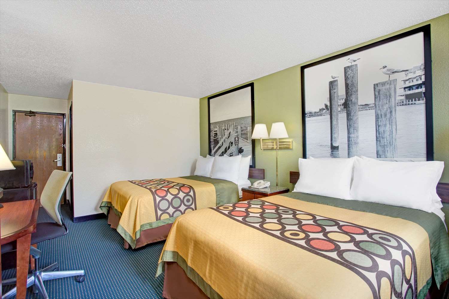 Super 8 by Wyndham Newport News/Jefferson Ave. 6/36