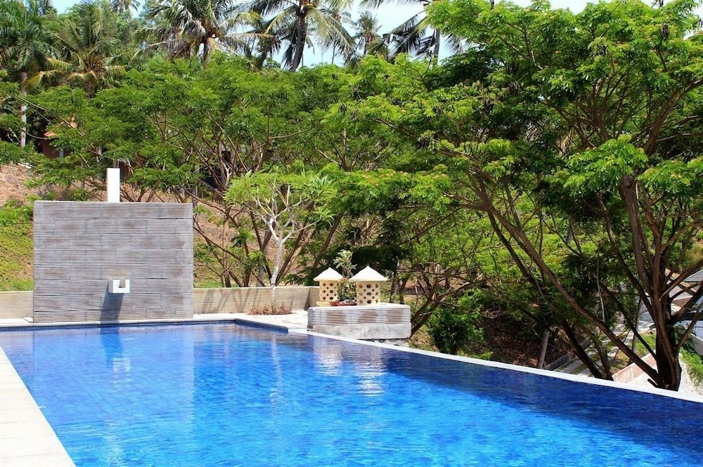 Villa Karingal 57/59