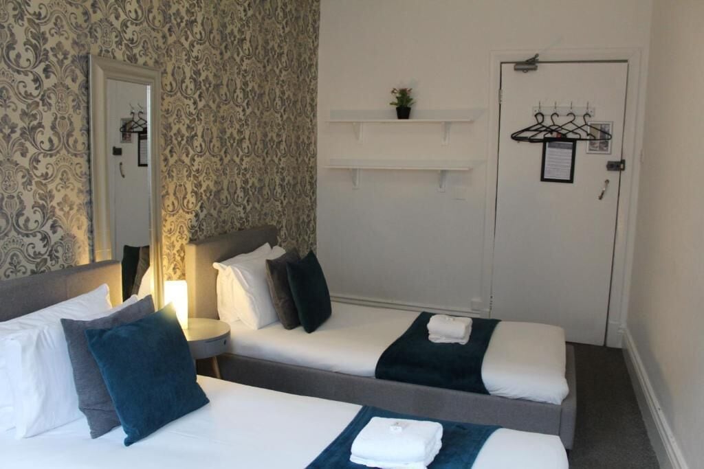STANDARD, TWIN BEDS