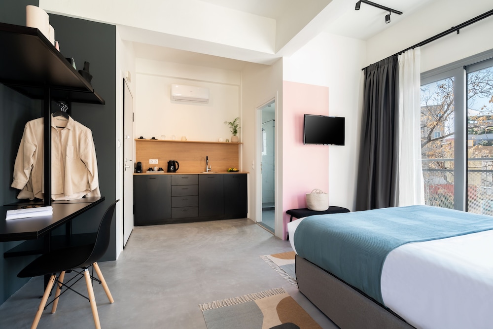 غرفة ديلوكس بسرير كوين، Play Psyri Athens, a member of Brown Hotels 2/4