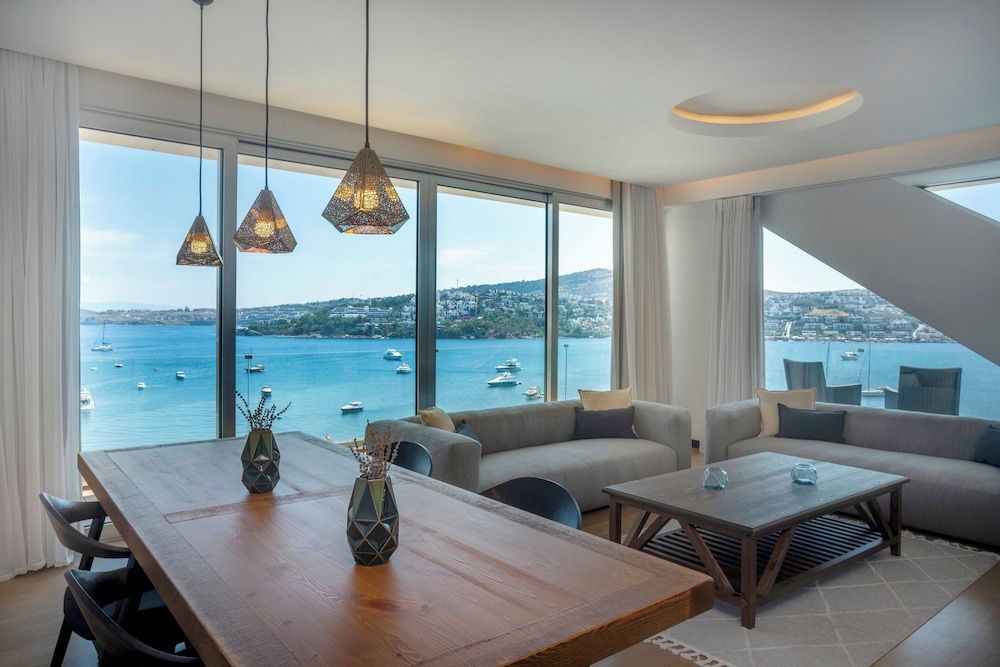 Cape Bodrum Luxury Hotel Beach 60/79