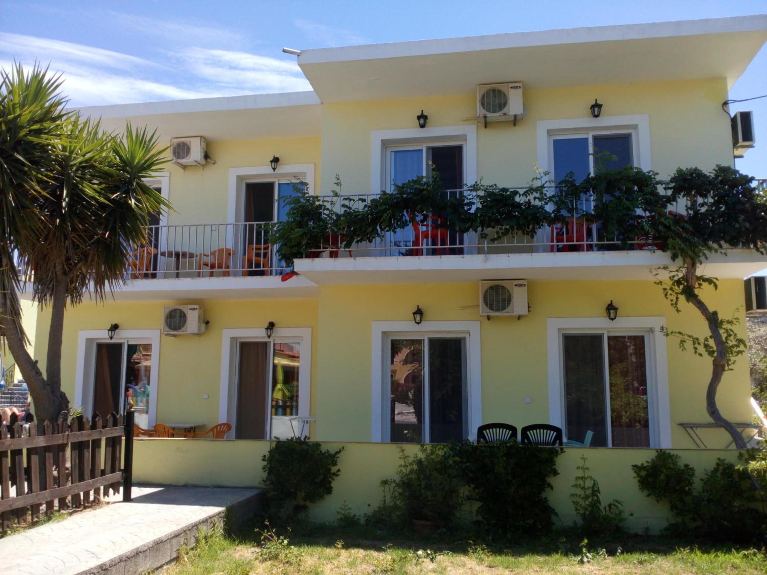 Amadeus Hawai Studios and Apartments photo2