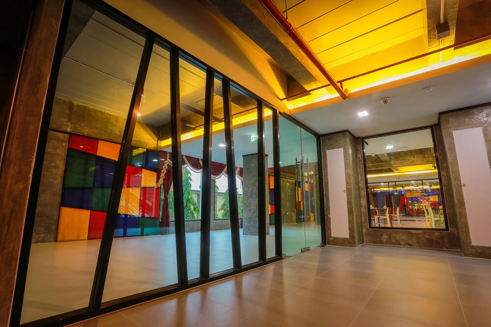 Ps Extra Hotel 8/72