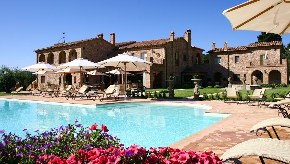 Relais Tenuta Del Gallo 37/41
