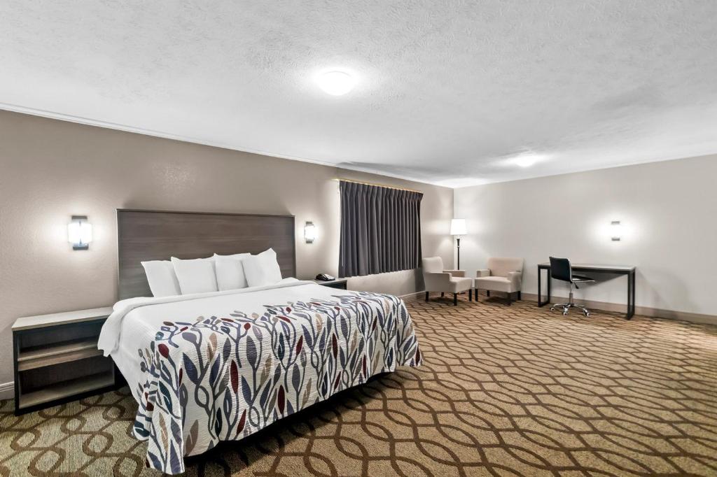 2 Rooms, Suite, King Bed, Sofa, Jetted Tub