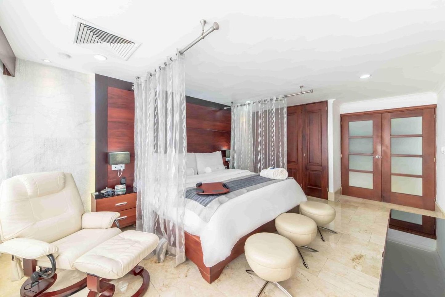 Hodelpa Gran Almirante Hotel & Casino 14/40