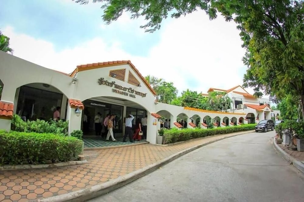 Dad D Resort by Lopburi Inn Resort 52/63