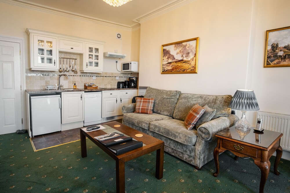 The Town House 19/50