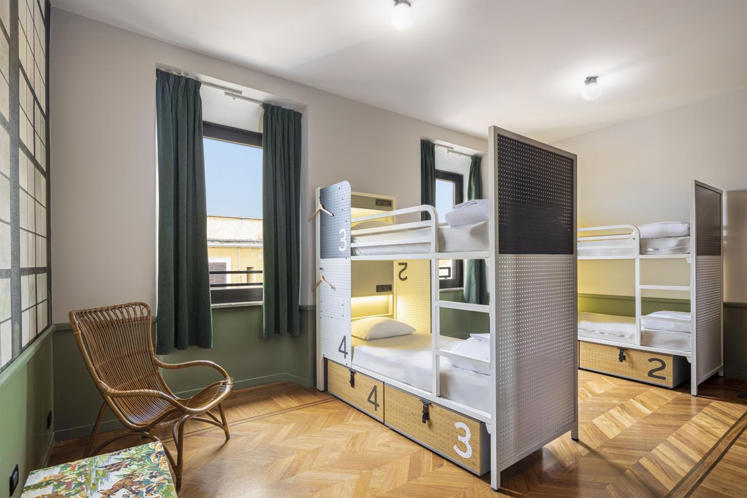 سكن مشترك بأربعة أسرّة للنساء، Generator Hostel Rome 4/10