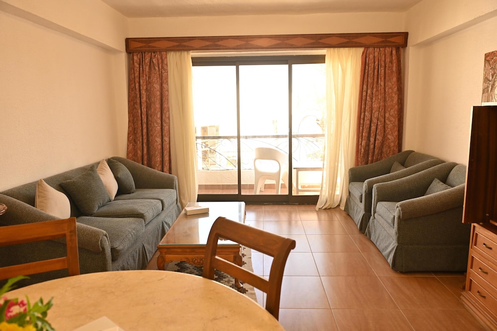 Turquoise Beach Hotel 23/50