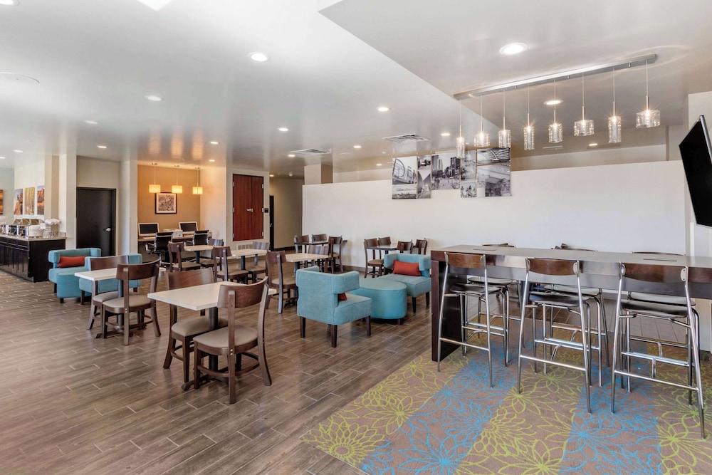 MainStay Suites Denver International Airport 25/44