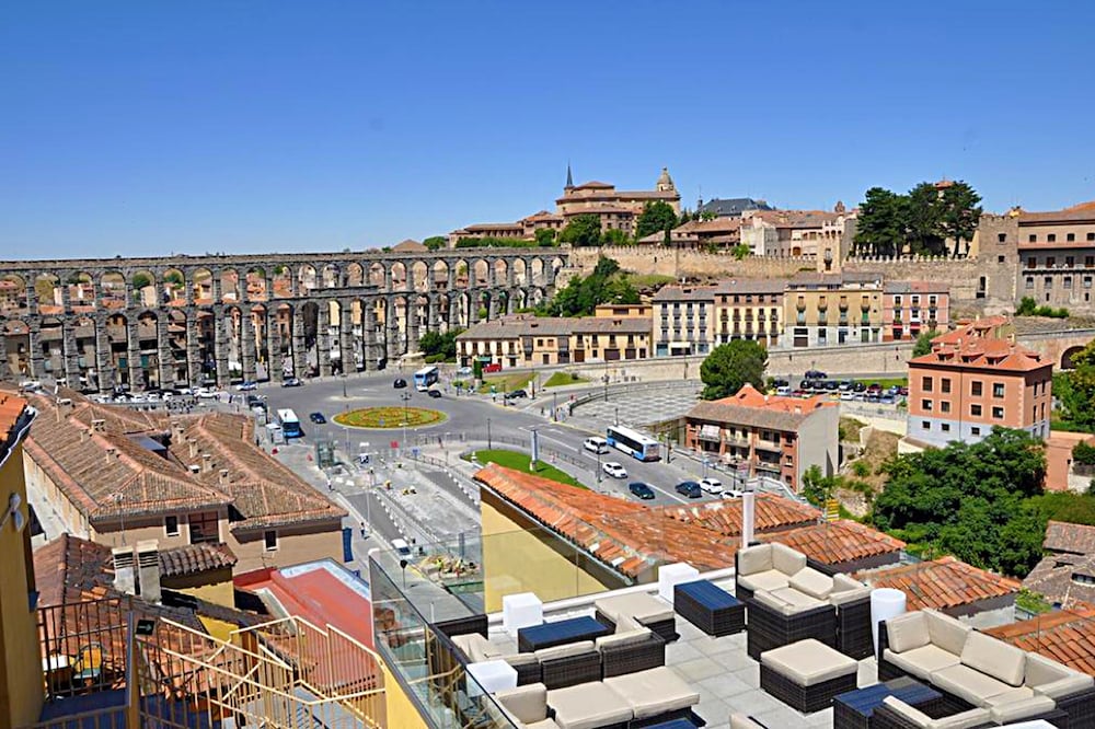 Hotel ELE Acueducto 3/57