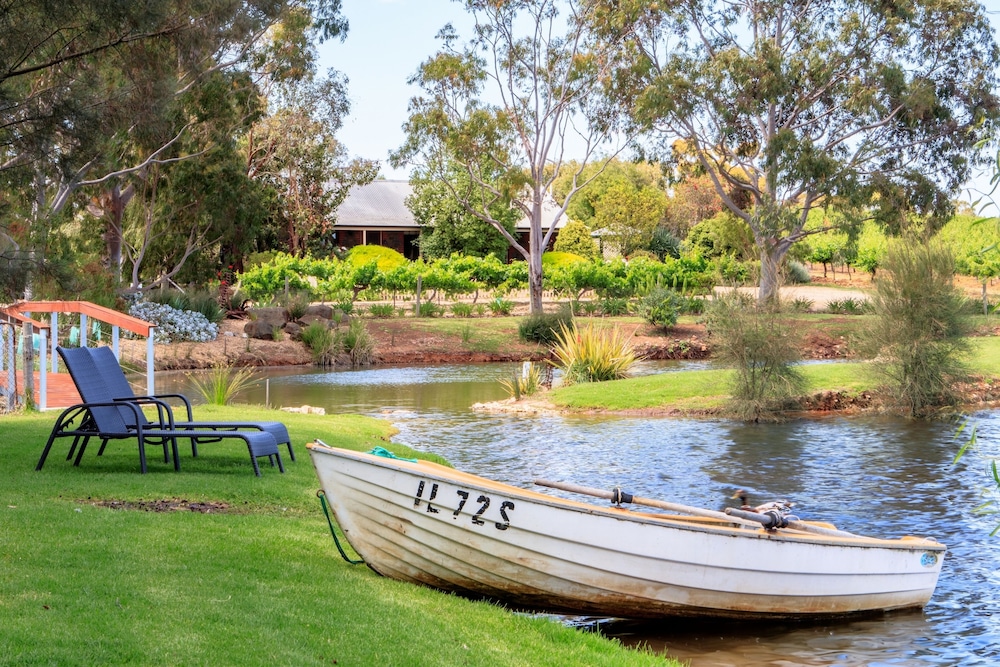 Stonewell Cottages & Vineyards 34/50