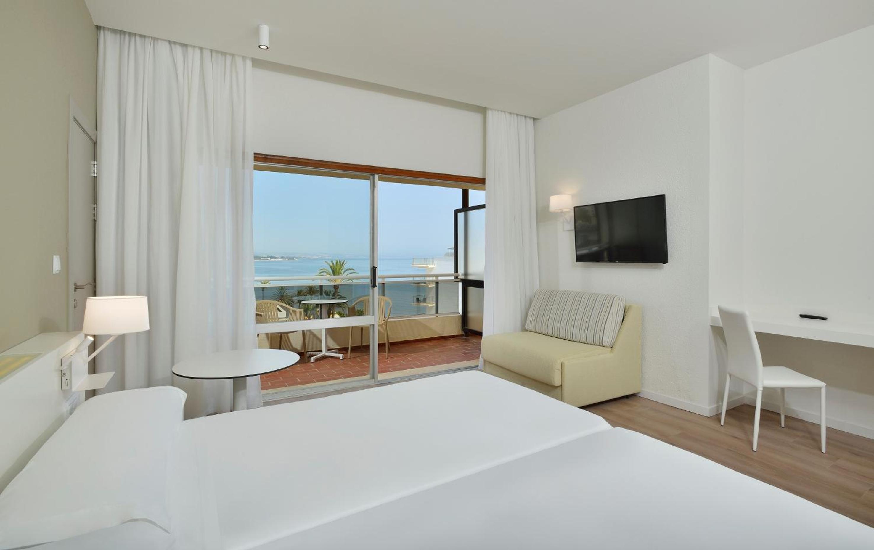 Xtra, Sol, Twin Beds, Sea View