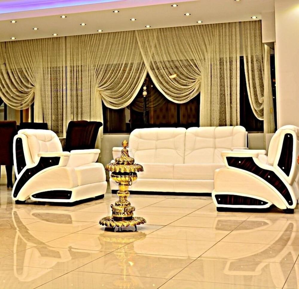 Maciter Hotel 16/17