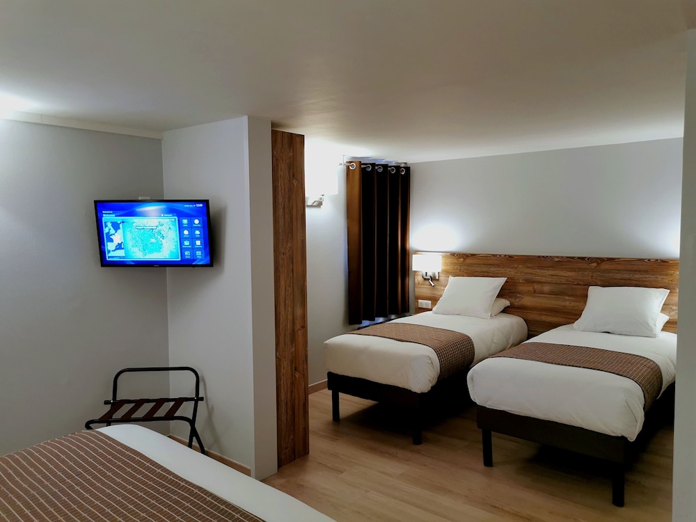 Brit Hotel Confort Pau Lons 7/36